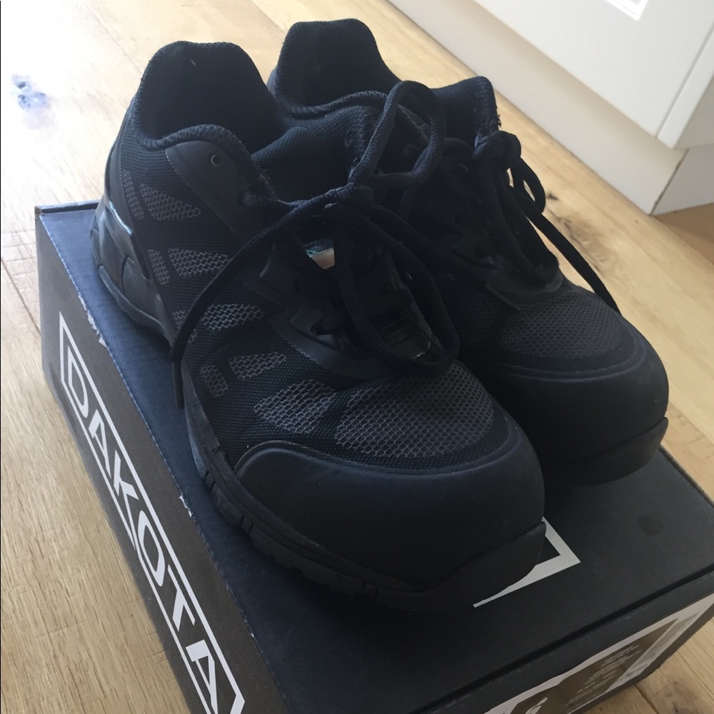 Steel toe shoes